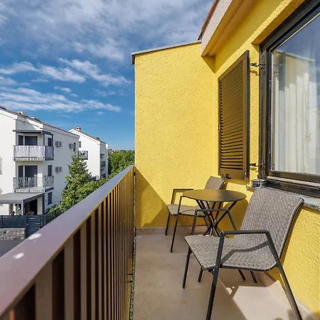 Διαμέρισμα With Parking Space Nska, Krk - 27654