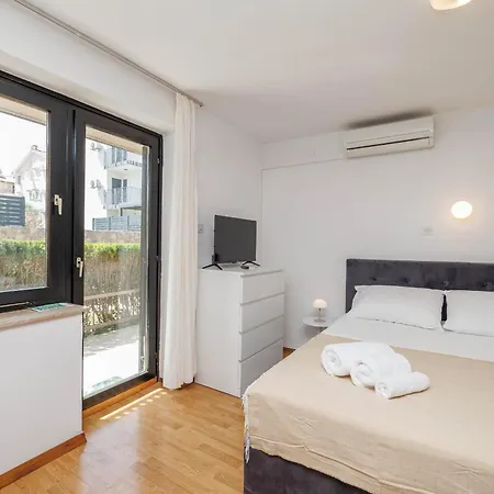 With Parking Space Nska, Krk - 27654 Apartman Malinska