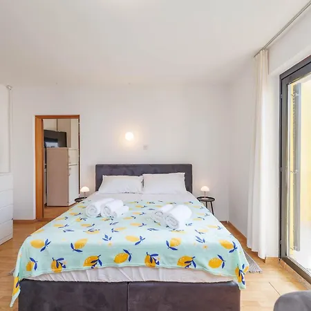Apartman With Parking Space Nska, Krk - 27654