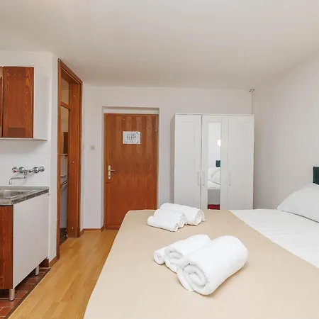 With Parking Space Nska, Krk - 27654 Apartman Malinska